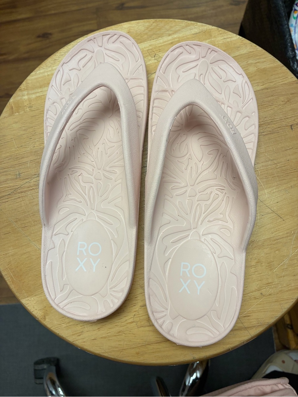 Roxy Women's Pale Blush Textured Foam Flip Flops